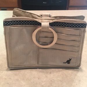 Kangaroo purse organizer